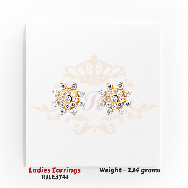 22kt Gold Ladies Earrings – Floral Diamond Cluster Design – 2.14 gm (RJLE3741)